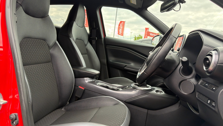 Nissan Juke 1.0 DiG-T 114 N-Connecta 5dr Petrol Hatchback